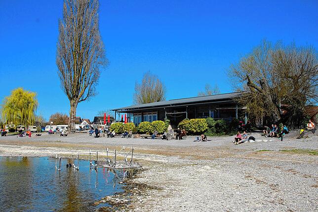 Der vielleicht schönste Platz am See, die Sandseele, an Ostersonntag. Kaum Menschen &ndash; und wenn, dass hielten sie sich in der ...