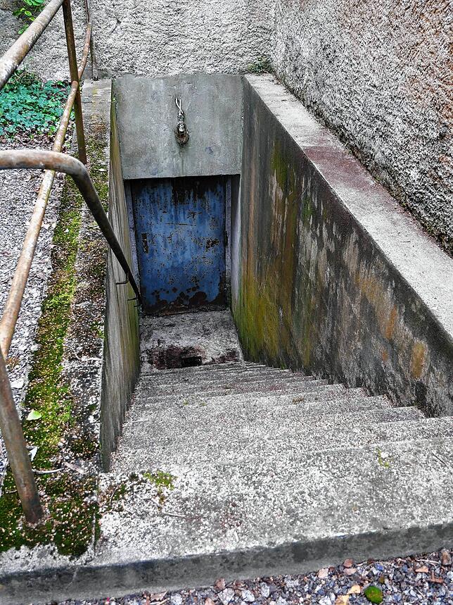 Durch diesen ehemaligen Tunnel wurden die Gefangenen vom Gericht in das Gefängnis gebracht.