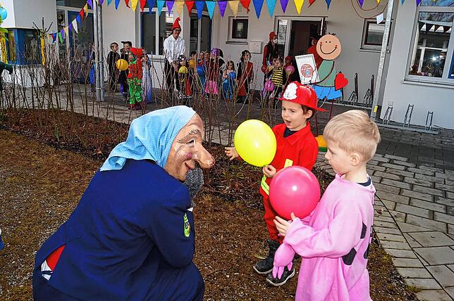 Bild 1: Bilder von der Schülerbefreiung in Stetten