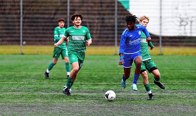 Bild 10: Die besten Bilder der Partie zwischen den B-Jugendteams des FC Radolfzell und der DJK Villingen