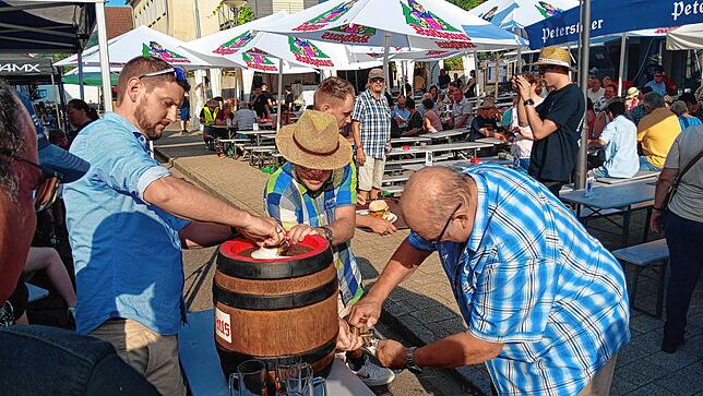 Bild 11: So schön wird beim Dorffest in Dangstetten gefeiert