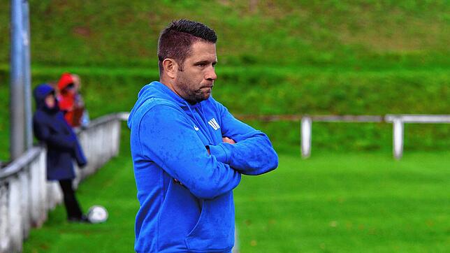Dicker Hals: Trainer Urs Keser war nach dem 0:4 der Spvgg. Brennet-Öflingen beim FV Lörrach-Brombach schwer enttäuscht vom Auftritt ...