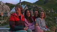 Das Team der Pfälzerhütte – Kim Bechinger, Stefanie Ritter, Arlene Schierscher und Sophia Sandkühler (von links) – genießt trotz den ...