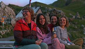 Das Team der Pfälzerhütte – Kim Bechinger, Stefanie Ritter, Arlene Schierscher und Sophia Sandkühler (von links) – genießt trotz den ...