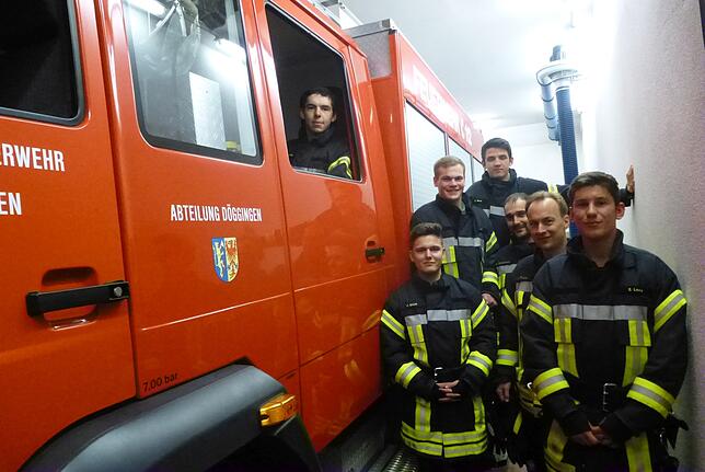 Sie verstärken künftig die Ortsteilwehr in Döggingen: Mark Schütz (von links), Moritz Baum, Laurin Hirt, Timo Merk, Vizekommandant ...