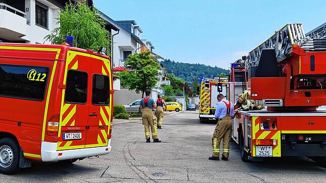Die Feuerwehr Waldshut war bei einem Balkonbrand an der Albrecht-Rudolf-Straße in Waldshut im Einsatz.