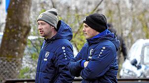 Das Trainerduo der SpVgg F.A.L., Philip Schinn (links) und Sebastian Willibald (rechts), kann sich mit der 2:3 Heimniederlage gegen den ...
