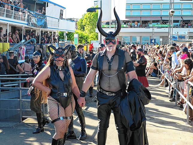 Bild 6: Das Torture Ship legt wieder ab: Die besten Bilder der BDSM- und Fetischfreunde am Bodensee