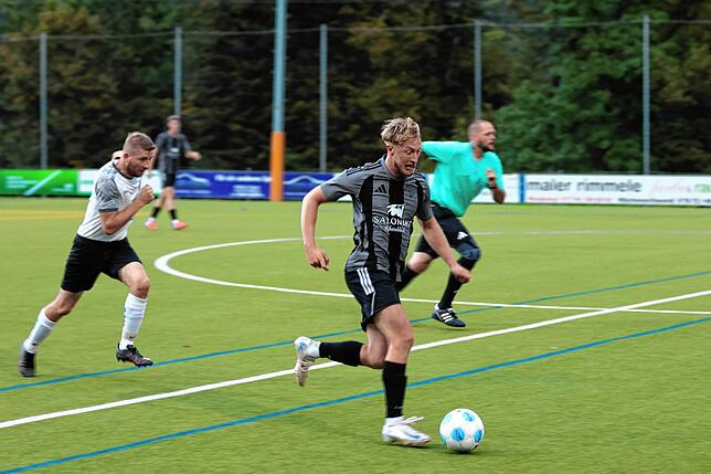 Bild 12: FC Hochrhein gewinnt mit 5:2 beim SV Eschbach und zieht in die zweite Runde ein – wir haben Fotos!
