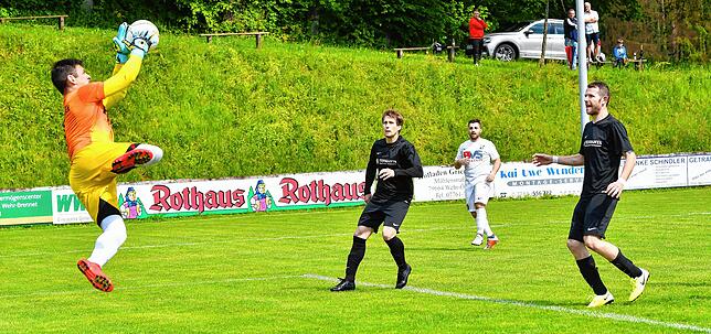 Bild 8: FC Erzingen siegt mit 6:3 bei der Spvgg. Brennet-Öflingen &ndash; und wir haben die Bilder!