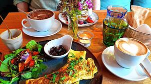 Herzhaftes und süßes Frühstück gibt es im Café Laimouna in der Jakob-Kessenring-Straße in Überlingen.