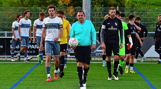 Bild 1: SG Hotzenwald kegelt den FC Bergalingen mit 3:2 aus dem Bezirkspokal – und wir haben Fotos!