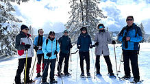 Mit Schneeschuhen unterwegs: Die Wandergruppe des Schwarzwaldvereins hätte kaum einen besseren Tag erwischen können. Foto: Marietta Michel