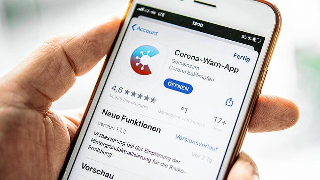 Die Corona-Warn-App lässt sich über den Appstore des Smartphones herunterladen und einfach installieren.