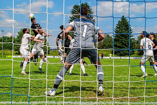 Bild 12: FC Erzingen bezwingt FC Wolfenweiler-Schallstadt mit 1:0 &ndash; und wir haben Bilder!