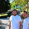 Stephan (links) und Thorsten Rauscher hätten gerne beim Zeppelin-Denkmal im Uferpark ihre Pop-up-Bar betrieben, mussten aber nach kurzer ...