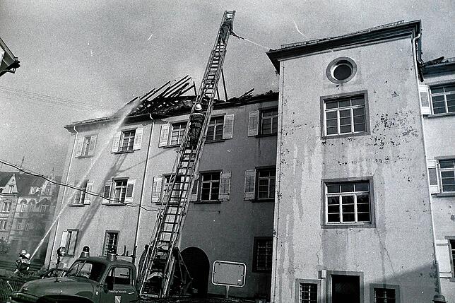 Die historische Drehleiter steht laut den Feuerwehrleuten Bernd Zimmermann und Roland Schönherr heute in Wahlwies.