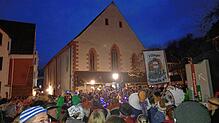 Es ist jedes Jahr ein ein fulminantes Klangerlebnis: das gemeinsame Konzert der drei Villinger Guggenmusiken auf dem Osianderplatz – ...