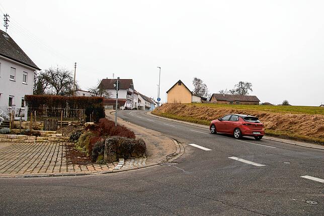 Gefälliger gestaltet werden soll die Einmündung der Graf-Mangold- in die Ziegelbühlstraße (rechts im Bild). Hier soll ein Baum gepflanzt ...