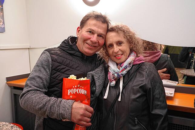 Birgit Föller und Erwin Schmid aus Grafenhausen waren vor einem halben Jahr zuletzt im Kino und genießen jetzt die Vorstellung ohne ...