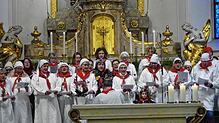 Fest in Narrenhand war die Narrenmesse am Samstag in der katholischen Liebfrauenkirche in Waldshut. Bild: Susanne Schleinzer-Bilal