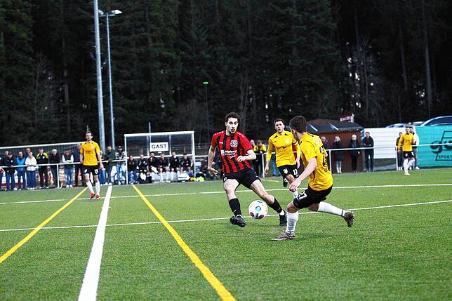 Bild 17: Der FC Gutmadingen sammelt wichtige Punkte gegen den FC Königsfeld – wir haben Bilder von der Partie
