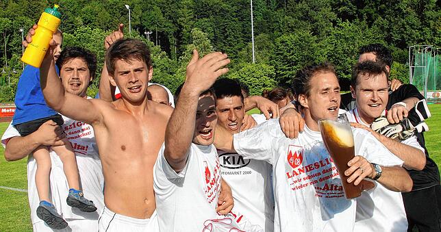 Bild 2: Schnappschüsse aus der Bezirksliga-Saison 2011/2012