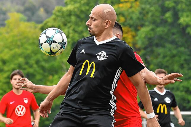 Bild 14: FC Wallbach setzt sich knapp mit 2:1 gegen den FC Tiengen 08 durch &ndash; und wir haben Bilder