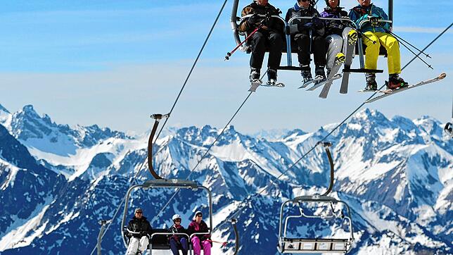 Gute alte Zeit: Offene Pisten in Oberstdorf im Vor-Corona-Winter. Diese Saison fällt fast überall ins Wasser. Bild: dpa