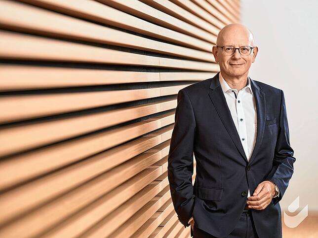 „Die Aufgabe, eine Sparkasse führen zu dürfen, begeistert mich. Und toll ist auch, dass ich das Zusammenarbeit mit einem sehr ...