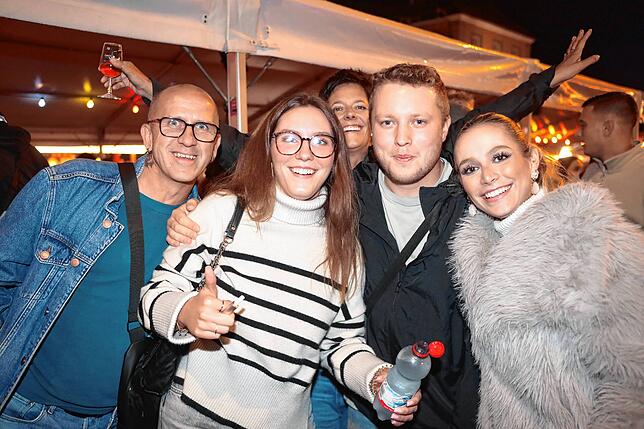 Bild 20: Konstanzer Weinfest 2025: Am letzten Abend gehen die Lichter aus