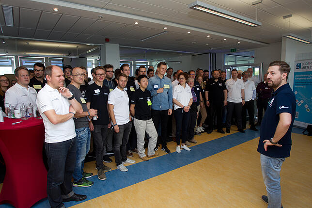 Rund 100 Teilnehmer beteiligten sich beim Hackathon. Um 12 Uhr ist der Hackathon gestartet.