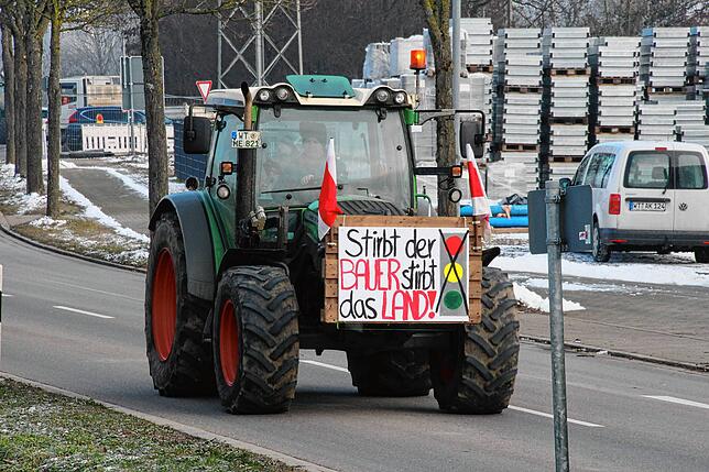 Bild 5: Korso mit 450 Fahrzeugen und Abschlusskundgebung &ndash; Das sind die Bilder