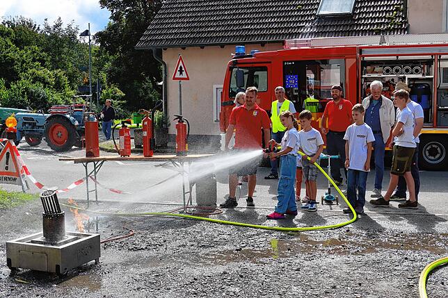 Bild 4: Zahlreiche Besucher beim Dorffest in Stahringen
