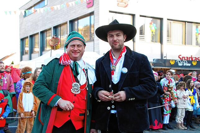 Bild 6: Fasnachts-Auswerfen und Narrenbaumstellen: Bilder des Hochrhein Narrentreffens in Tiengen (Teil 2)