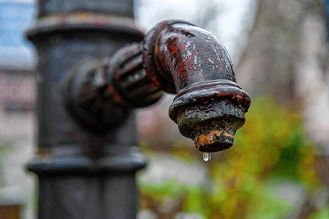 Der letzte Tropfen. Einer von drei Brunnen in Nesselwangen.