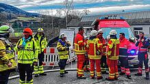 Das Deutsche Rote Kreuz kümmerte sich während des Einsatzes um die Verpflegung der Einsatzkräfte. In voller Montur und bei hohen ...