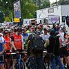 680 Radsportler, inklusive 80 Radlerinnen der Bundesliga, warten am Sonntag auf den Startschuss zur 100 Kilometer langen dritten Etappe.