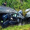 Auf der Landesstraße 219 zwischen Dingelsdorf und Oberdorf sind zwei Fahrzeuge miteinander kollidiert. Die Airbags lösten durch den ...