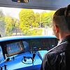 Ein Lokführer in einem Triebwagen. Bei der Bahngesellschaft SWEG wird derzeit gestreikt. Sie betreibt ein Streckennetz, das bis zum ...