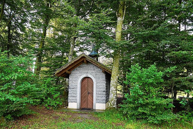 Die Marienkapelle auf dem Totenbühl bei Niedergebisbach.