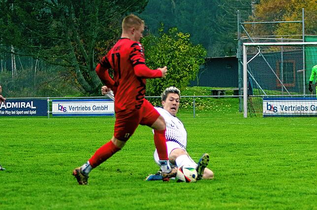 Bild 36: Acht Tore im Duell zwischen FV Walbertsweiler und SV Deggenhausertal. Wir haben die besten Bilder!