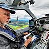 Pilot Gerhard Plessing lässt sich von Achim Mende und Heiko Grebing bei der Jagd nach dem Ballon navigieren. Dabei kommt den Akteuren ...