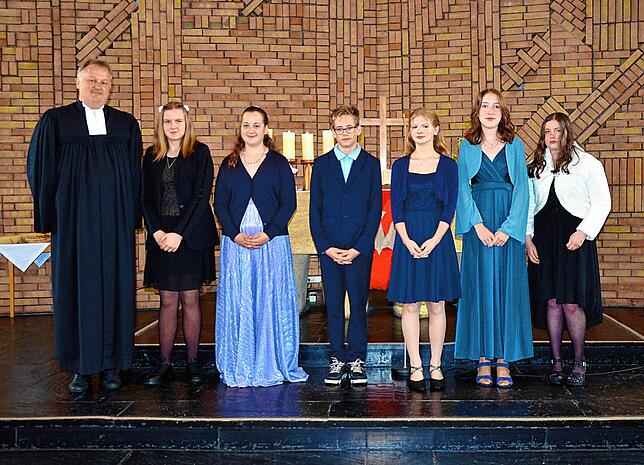 Am Sonntag, 21. April, feierten sechs Jugendliche ihre Konfirmation in der Versöhnungskirche in Immendingen. Unser Bild zeigt Noemi ...