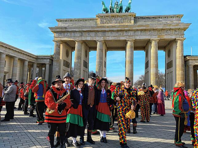 Bild 25: Im Vollhäs nach Berlin: Alle Bilder zum ersten Reisetag des Stockacher Narrengerichts (1)