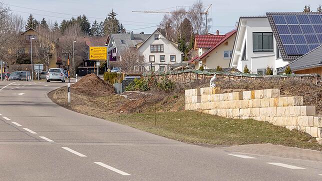 Entlang der L 157 gilt in Grafenhausen auch weiterhin: Mauern mit mehr als 80 Zentimetern Höhe sind zur Einfriedung der Grundstücke ...
