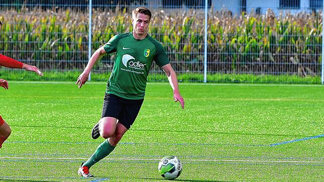 Zweites Saisontor: Lucas Eschbach traf beim 5:1-Sieg des SV Herten gegen den überforderten FC Wallbach zur 2:0-Führung.
