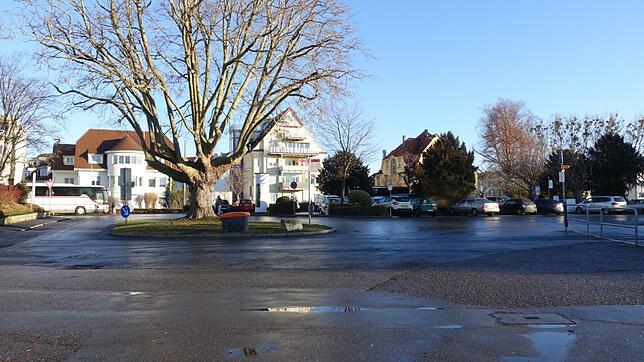 Auf dem Parkplatz am Hinteren Hafen ändert sich vorerst nichts. Der Vorschlag, hier Schranken zu installieren, wurde vom Gemeinderat ...