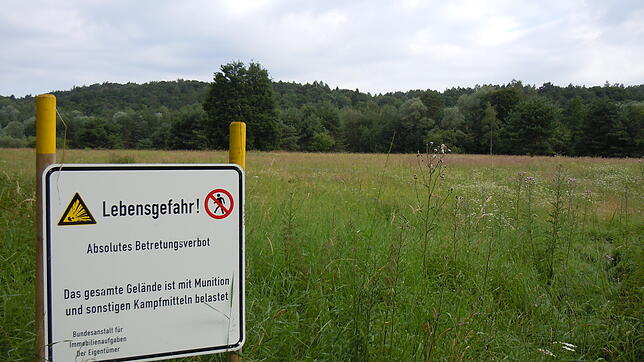Klare Ansage, die auch für Einsatzkräfte der Feuerwehr gilt: Wenn es am Bettenberg auf dem ehemaligen militärischen Übungsgelände ...