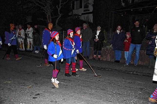 Bild 23: Heudorf im Hegau: Nachtumzug der Heuliecher begeistert mit festlicher Stimmung